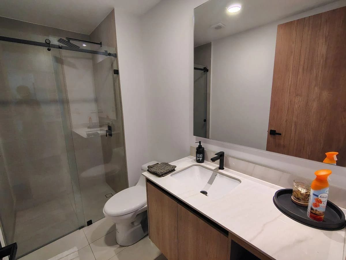 Venta Departamento Duplex con Terraza 3 Dorm. en Lomas de Monteserrin — imagen 2