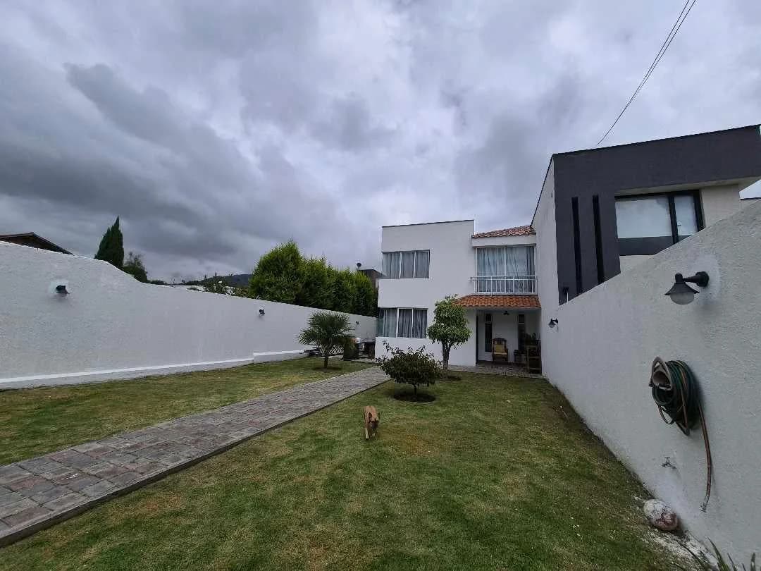 Venta Casa 2 Niveles, Terreno, Dormitorio en Pb, Lumbisí - Cumbayá — imagen 5