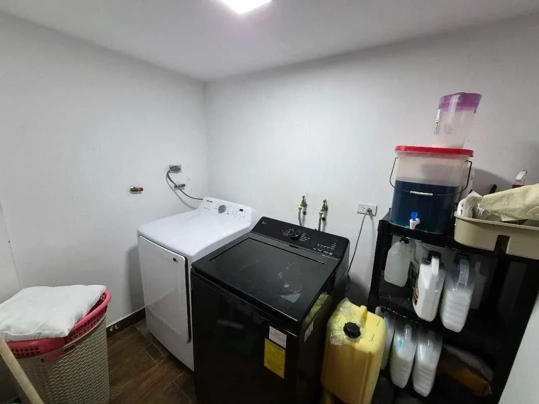 Venta Casa 2 Niveles, Terreno, Dormitorio en Pb, Lumbisí - Cumbayá — imagen 2
