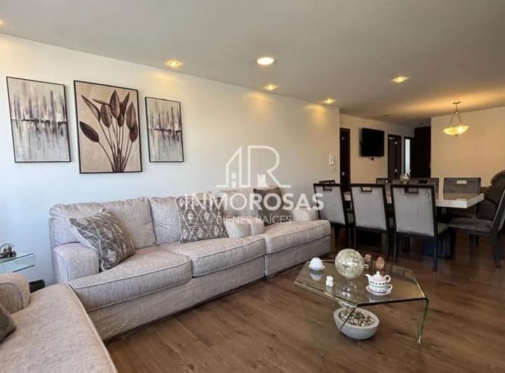 Impecable Departamento $119.900 con Ascensor 3 Dorm, 2 Parq. Sector Santa Lucía Norte de Quito — imagen 1