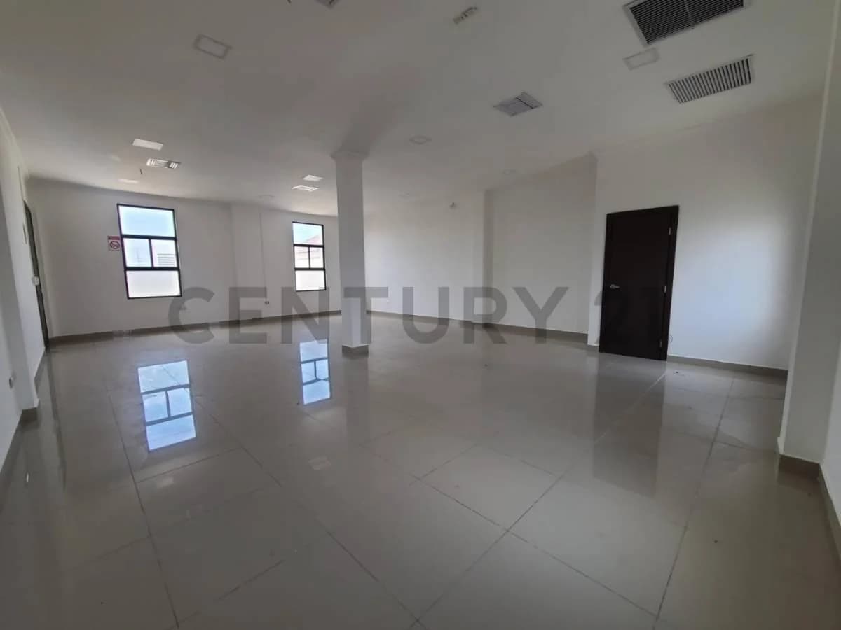 Venta de Oficina Comercial en Plaza Sambocity, La Aurora, Guayas — imagen 3