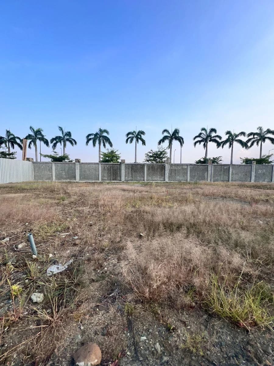 En Venta Lindo Terreno Medianero en Urb. “punta Barranca 100”, Samborondon Km. 9.5 - 320 m², Guayas — imagen 4