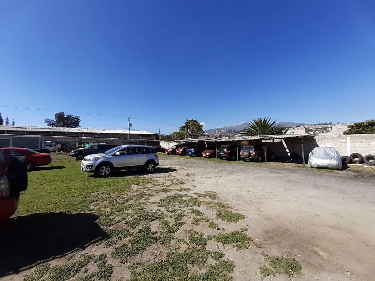 Terreno Esquinero de 2685 m² en Venta en Carapungo — imagen 4