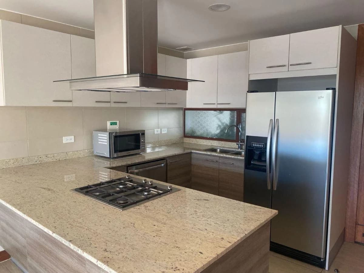 Cumbayá, Vendo Linda Suite, con Sala Exterior, Chimenea, Acceso Directo Al Jardín, Colegio Menor — imagen 4