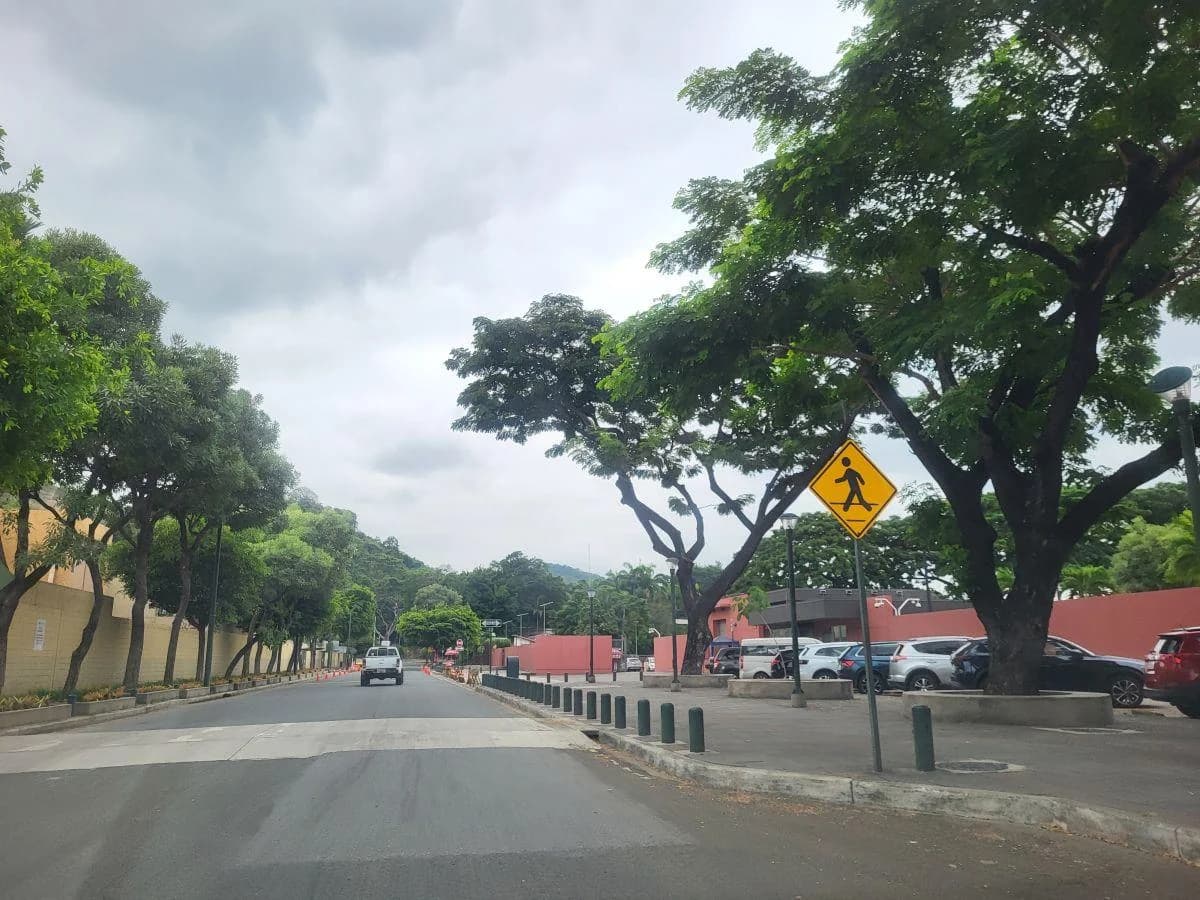 Terreno + Galpones + Oficinas + Casa Guardián en Venta Km 1 Vía a La Costa - Mae. Recalde, Guayas — imagen 3