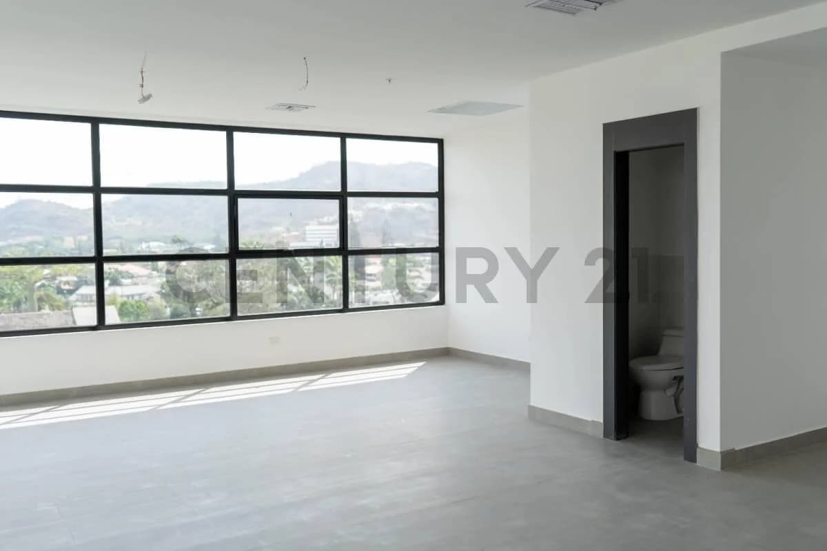 Oficinas de Estreno Ceibos Excelente Ubicación y Vista Alest, Guayas — imagen 4