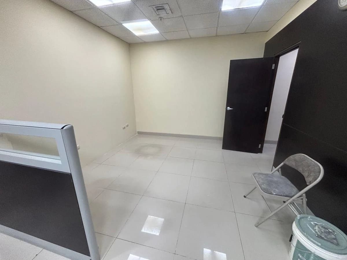 Vendo Oficina Samborondon Edificio Diana Quintana a Lado Moderna Plaza, Guayas — imagen 5