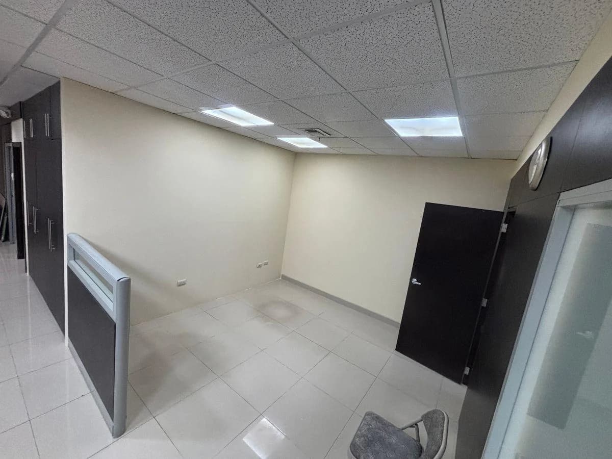 Vendo Oficina Samborondon Edificio Diana Quintana a Lado Moderna Plaza, Guayas — imagen 4