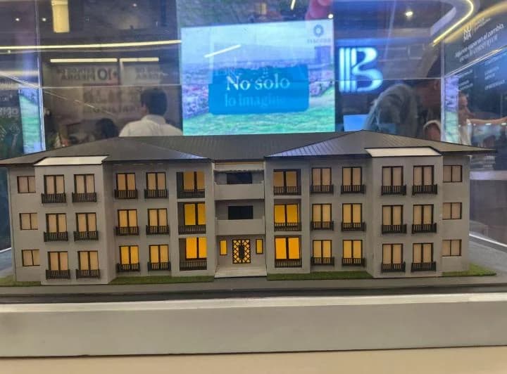 Locales en Venta en Samborondón Km 13.5 Via Salitre, Plaza Comercial Viaggio, Guayas — imagen 1