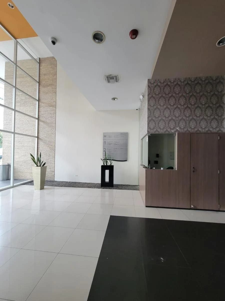 En Venta Estratégica Oficina Amoblada de 75 m² en El Parque Empresarial Colón, Guayas — imagen 5