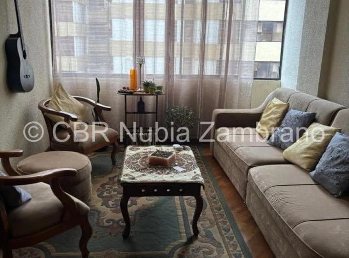 Departamento en Conjunto con Seguridad, 3 Dorm. 2 Baños, Parqueadero, Sector La Ofelia — imagen 1