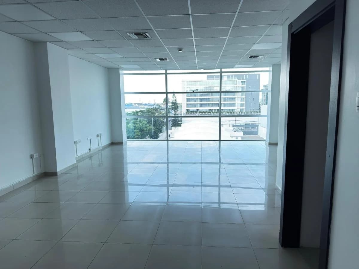 Oficina en Venta, Edificio Plaza Center, Guayas — imagen 4