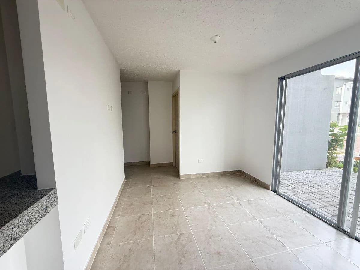 Venta de Departamento en Planta Baja en Urb. La Joya Etapa Granate, Guayas — imagen 4