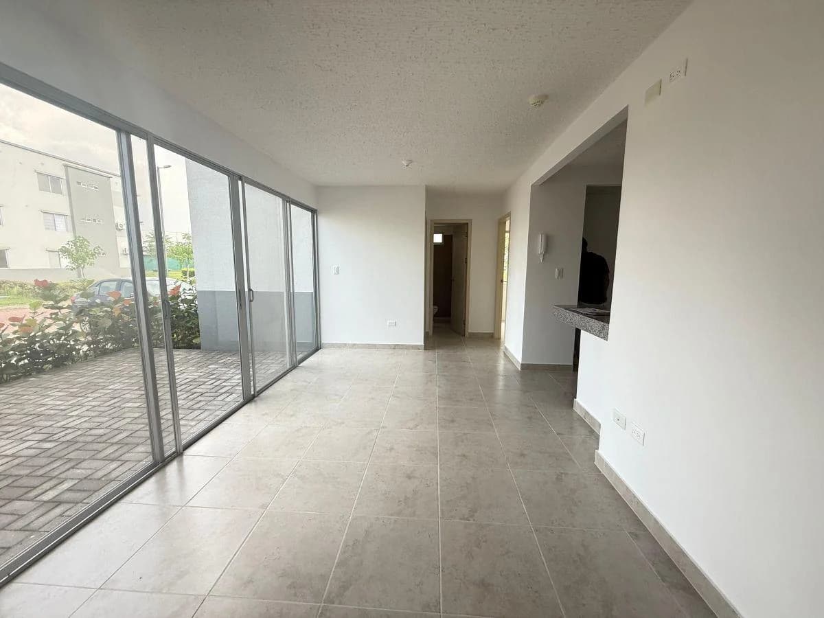 Venta de Departamento en Planta Baja en Urb. La Joya Etapa Granate, Guayas — imagen 2