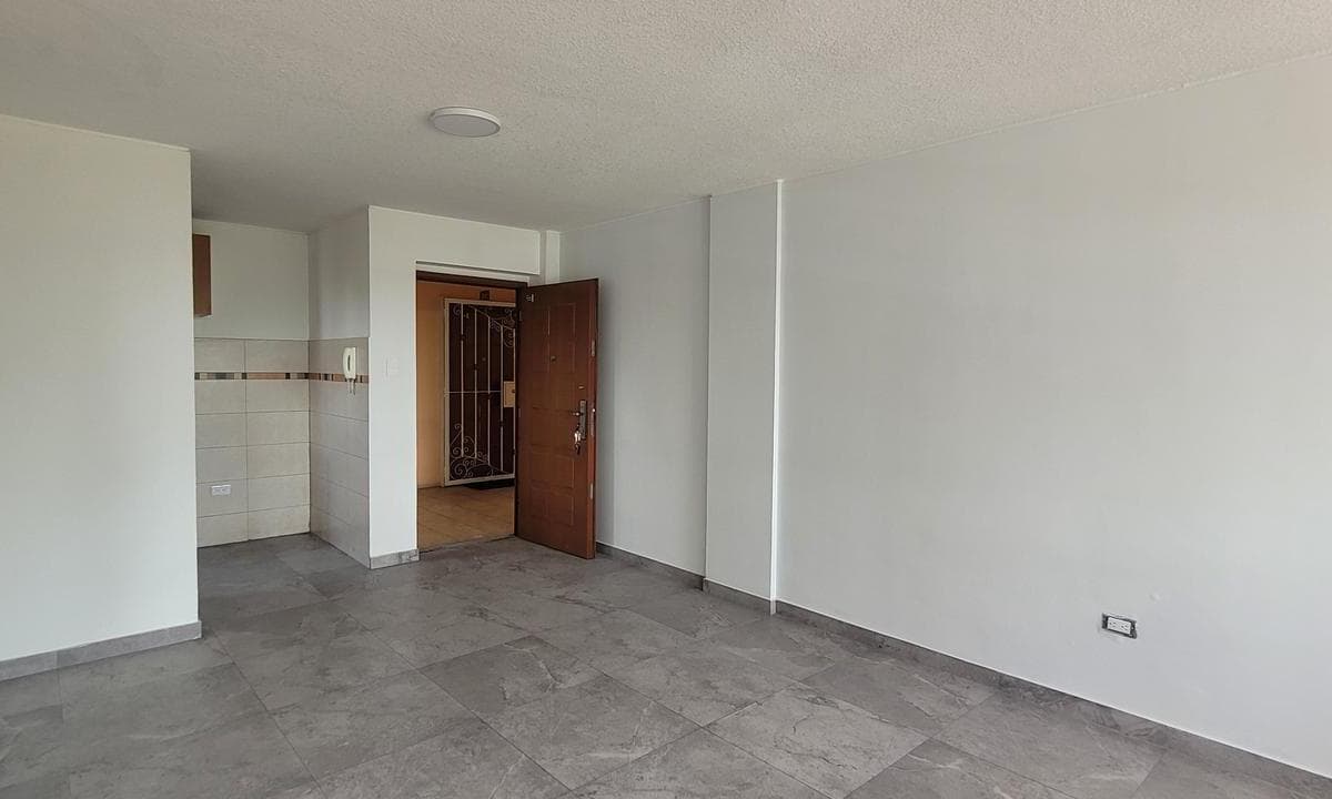 Vendo Departamento en Norte de Quito Calle Legarda 3 Dorm. — imagen 1