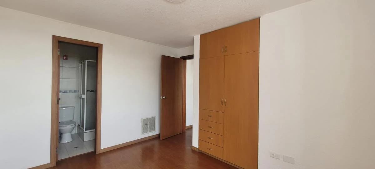 Vendo Departamento en Norte de Quito Calle Legarda 3 Dorm. — imagen 7