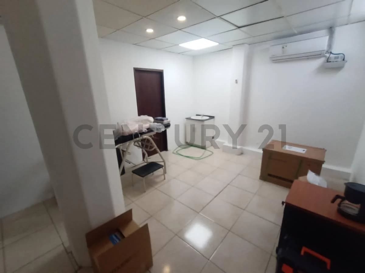 Vendo Consultorio con 3 Oficinas Pb 80 m² Kennedy Norte Torre Médica Pcas, Guayas — imagen 2