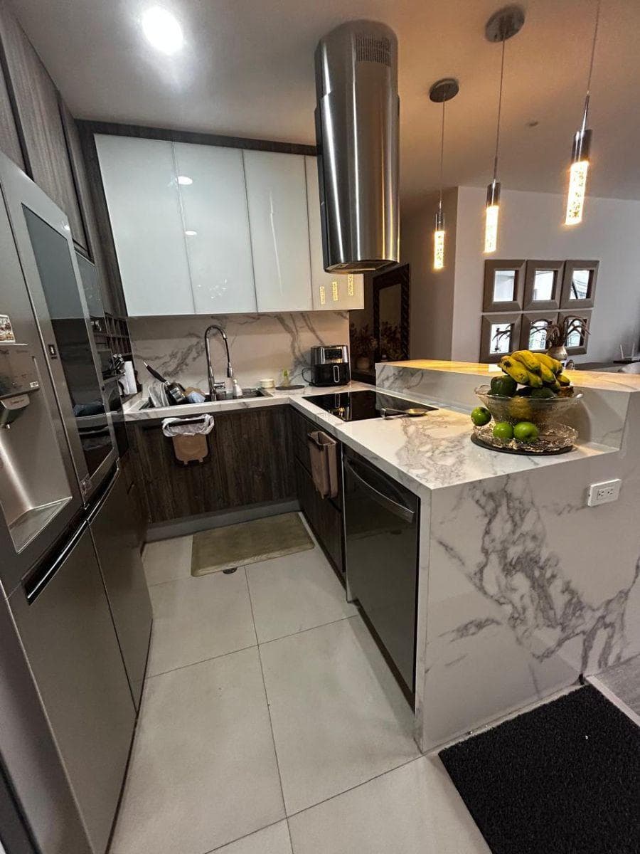 Vendo Hermoso Departamento Semi Amoblado 3 Habitaciones Republica del Salvador — imagen 9