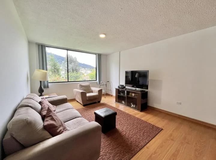 Departamento de Venta Dentro de Miravalle 2 Cumbayá — imagen 1