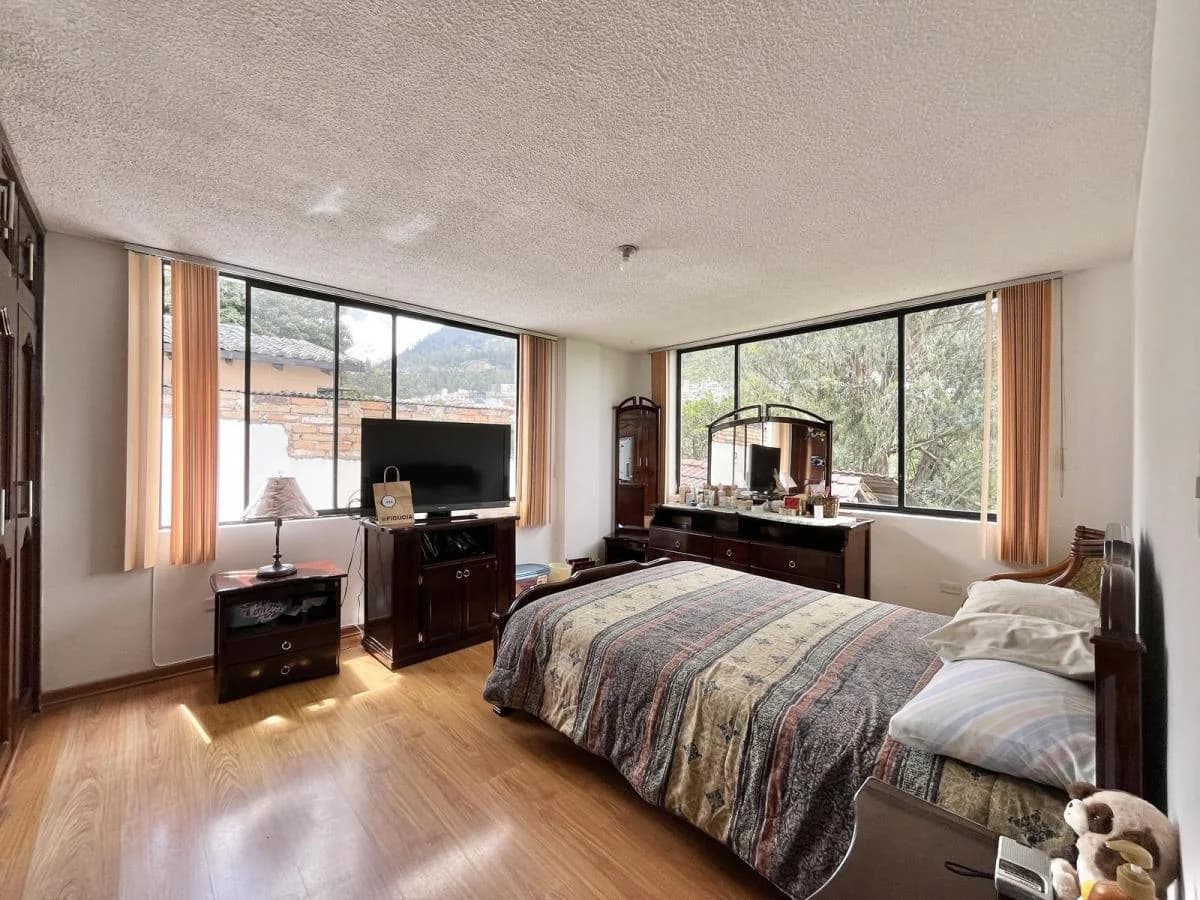 Departamento de Venta Dentro de Miravalle 2 Cumbayá — imagen 3