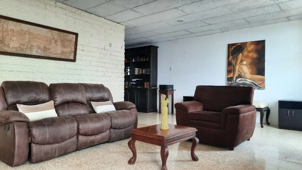 Venta de Amplio Departamento con Vista Panorámica en Av 9 de Octubre - R. Luna, Guayas — imagen 5
