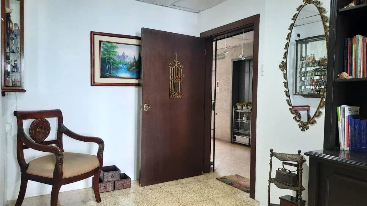 Venta de Amplio Departamento con Vista Panorámica en Av 9 de Octubre - R. Luna, Guayas — imagen 3