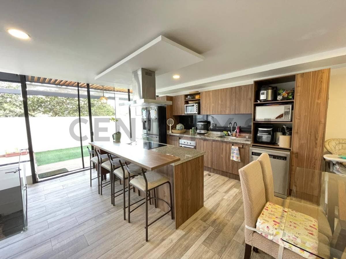 En Venta Departamento Duplex con Patio en Conjunto Privado. Sector Tumbaco — imagen 4