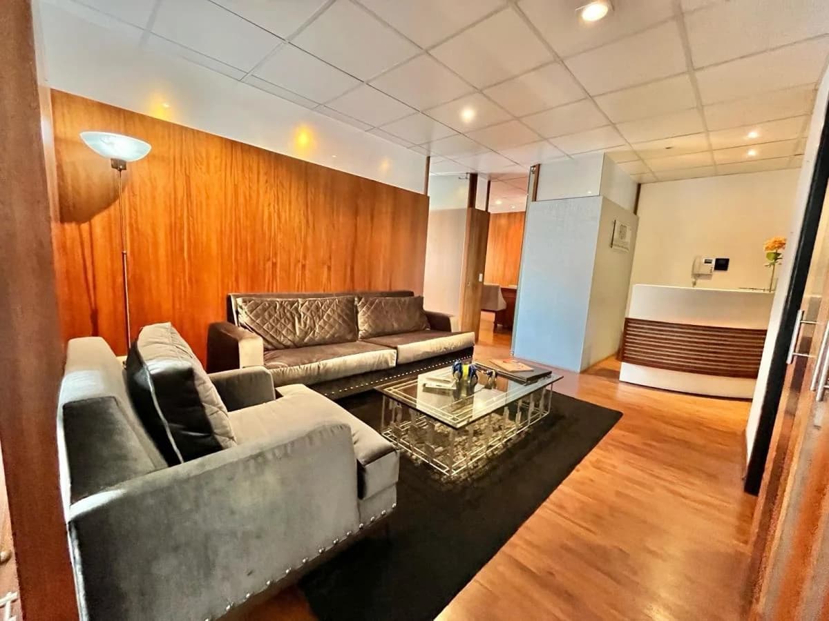 Venta de Oficina Exclusiva en Sector La Orellana - Excelente Ubicación Comercial Av — imagen 5