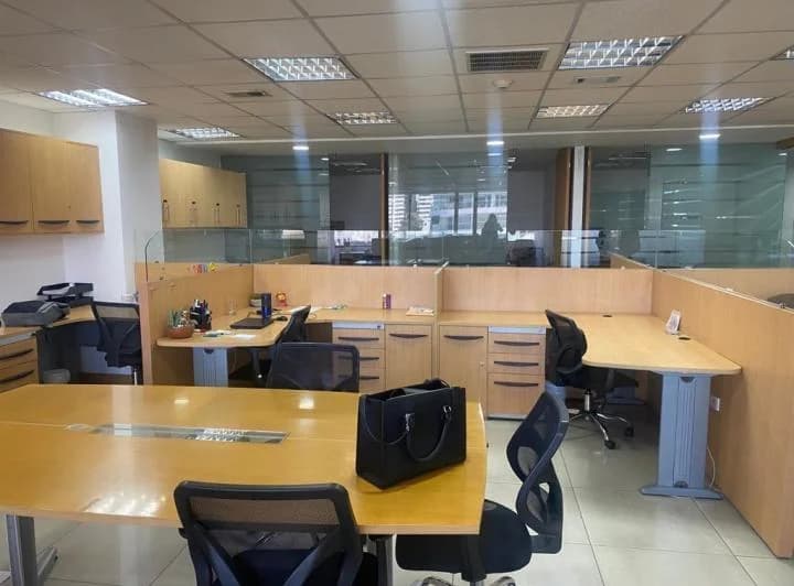 Av Amazonas, Oficina en Venta, 650 m², 3 Ambientes — imagen 1