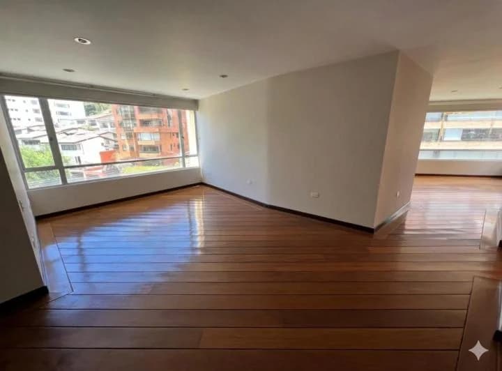 Vendo Departamento, Sector Gonzalez Suarez, 140 m, 155.000 Dólares. Provincia de Pichincha — imagen 1