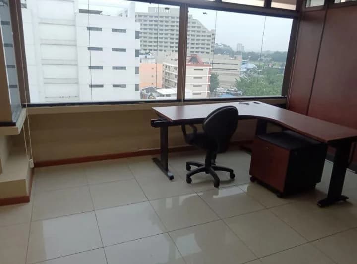 Vendo Oficina en El Edificio Torres del Norte, Guayas — imagen 1