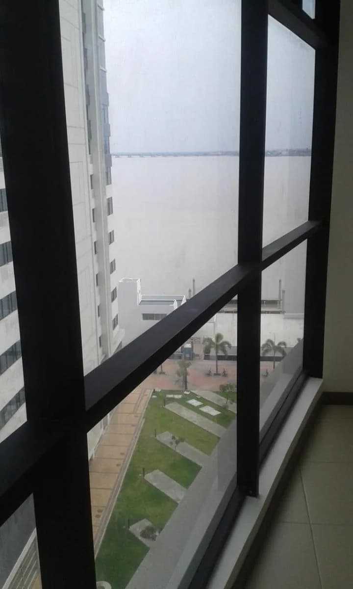 Venta de Oficina - Emporium - Puerto Santana, Guayas — imagen 5