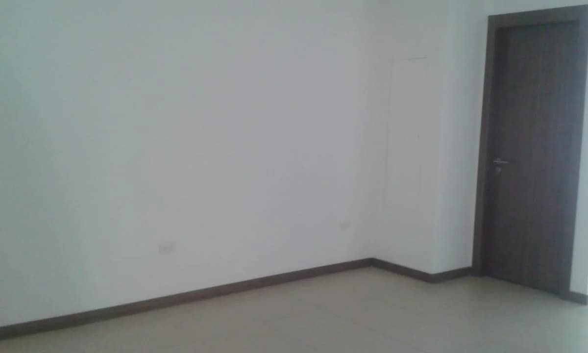 Venta de Oficina - Emporium - Puerto Santana, Guayas — imagen 2