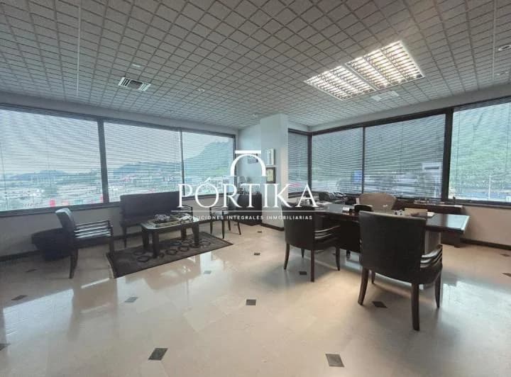 Venta Oficina Amoblada - Edificio Classic - Bellavista (Frente Alban Borja), Guayas — imagen 1