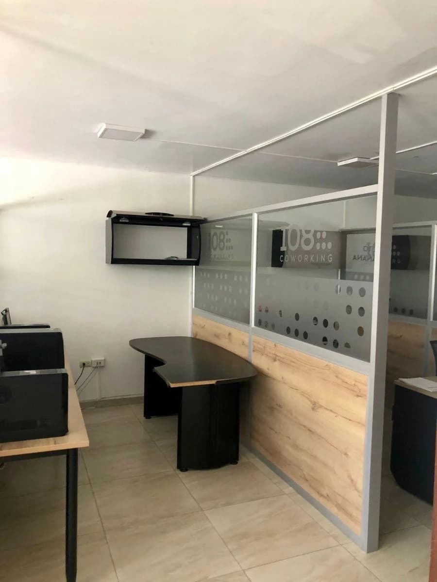 7140. Urdesa, Vendo o Alquilo Oficina 250 m², $1600/$185.000. Guayas — imagen 5