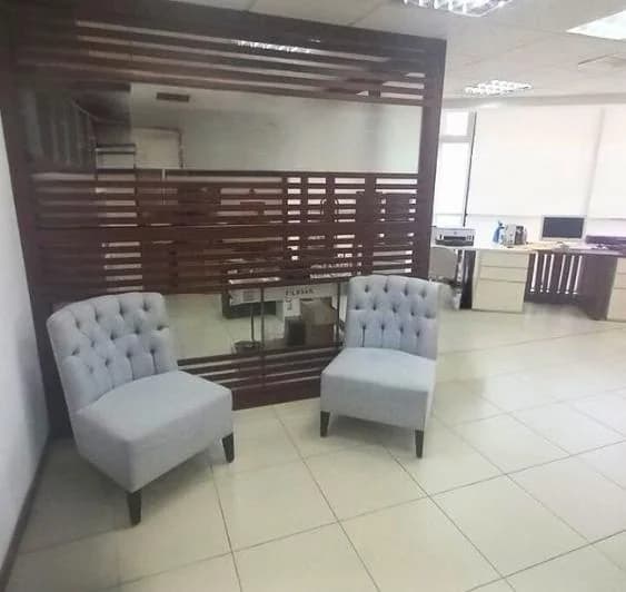 Oficina Amoblada en Venta con Vista Al Rio en Emporium, Puerto Santa Ana, Guayas — imagen 1