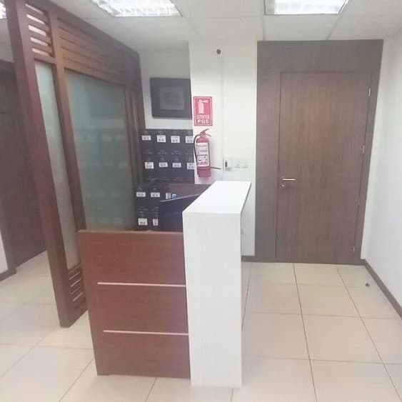 Oficina Amoblada en Venta con Vista Al Rio en Emporium, Puerto Santa Ana, Guayas — imagen 5