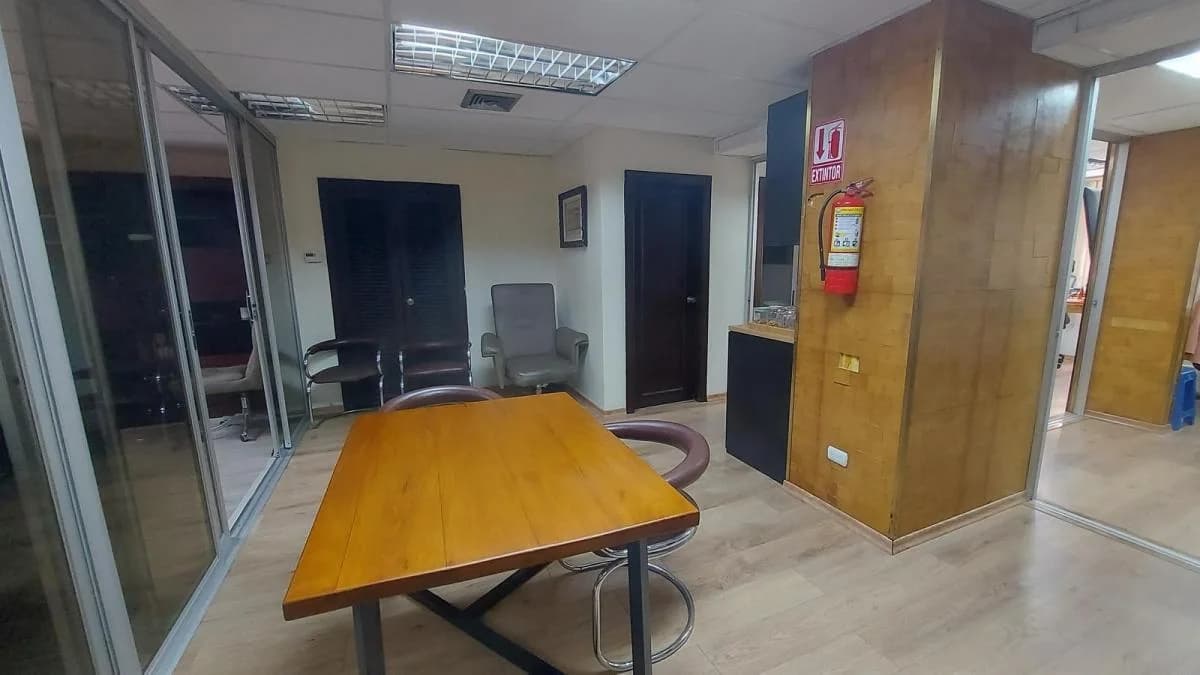 Se Vende Oficina Amplia en El Centro Bancario de Guayaquil, Guayas — imagen 2