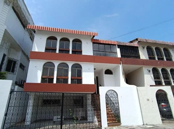 Departamento de 3 Niveles de 305 m² con 3 Dorm. en Venta en Nueva Kennedy, Guayas — imagen 1