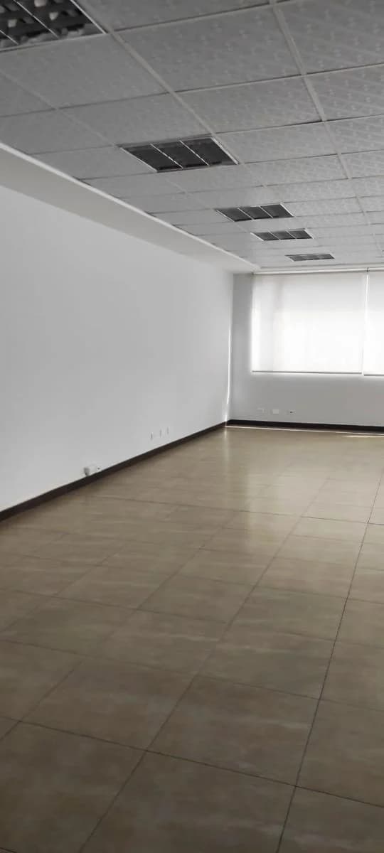 Amplia Oficina de Venta — imagen 5