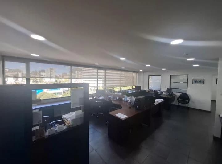 Venta Oficina Comercial de 150 m² en Venta en Centro Norte Amazonas y Naciones Unidas — imagen 1