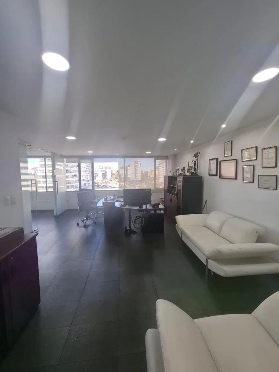 Venta Oficina Comercial de 150 m² en Venta en Centro Norte Amazonas y Naciones Unidas — imagen 4