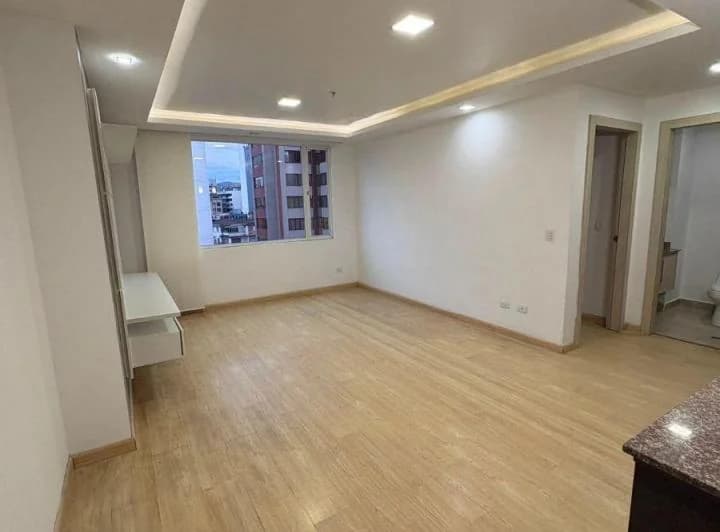 Hermoso Departamento de Venta, Av 9 de Octubre, La Pradera, Iñaquito — imagen 1