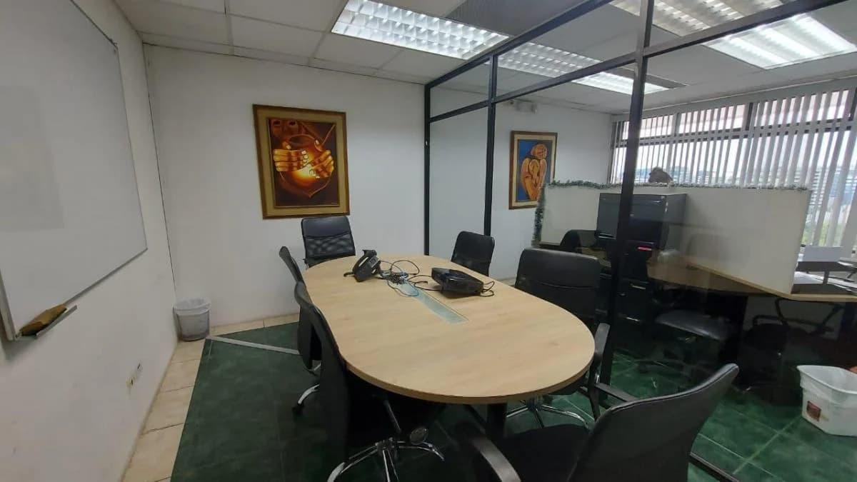 Alquiler de Oficina en Edificio Empresarial en Kennedy Norte, Guayas — imagen 4