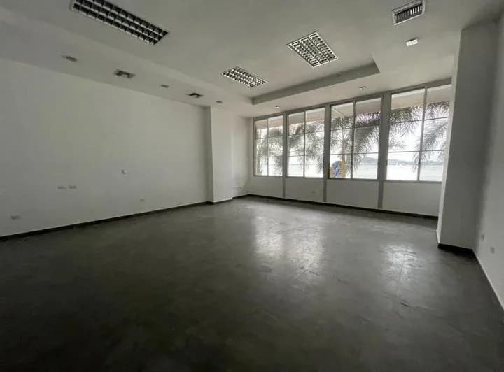 En Venta Oficina 185 m² - con Vísta Al Río - Edificio en Puerto Santa Ana, Guayas — imagen 1