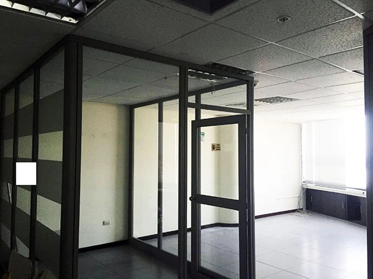 Oficina de Lujo en The Point | Piso 26 | Vista Al Río | 1 Parqueo, Guayas — imagen 2