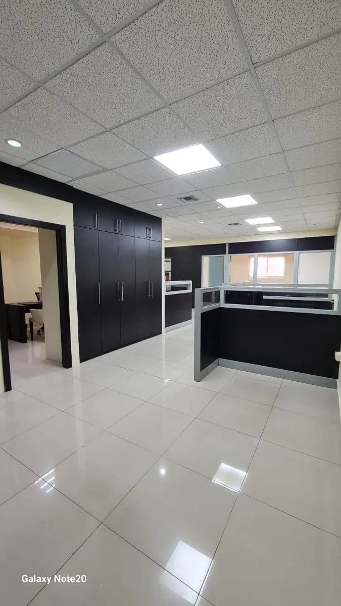 Oficina Comercial de 100 m² en Venta y Alquiler en Samborondón, Guayas — imagen 5