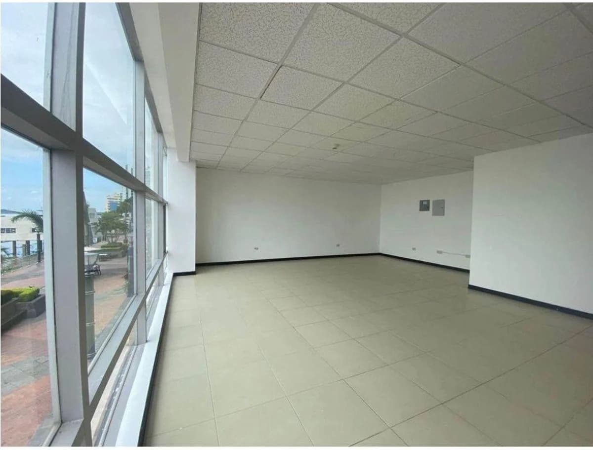 Alquiler o Venta de Oficina en Edificio Bellini con Vista Al Rio, Guayas — imagen 4