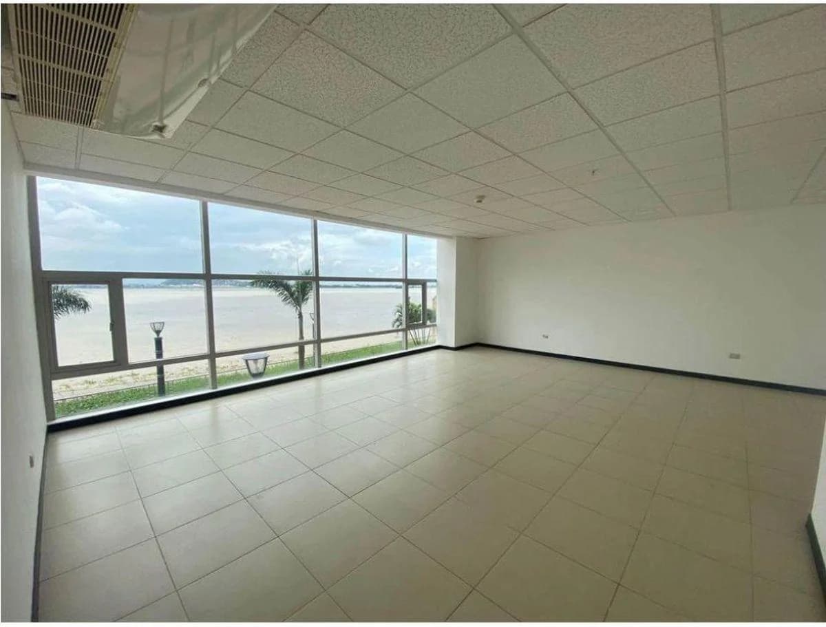 Alquiler o Venta de Oficina en Edificio Bellini con Vista Al Rio, Guayas — imagen 3