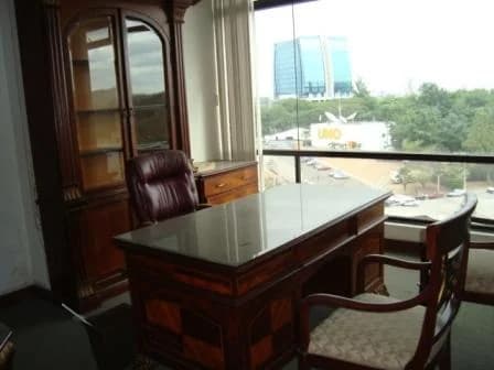 Edificio World Trade Center Vendo Oficina 50 m² Amoblada, con Parqueo, Guayas — imagen 1